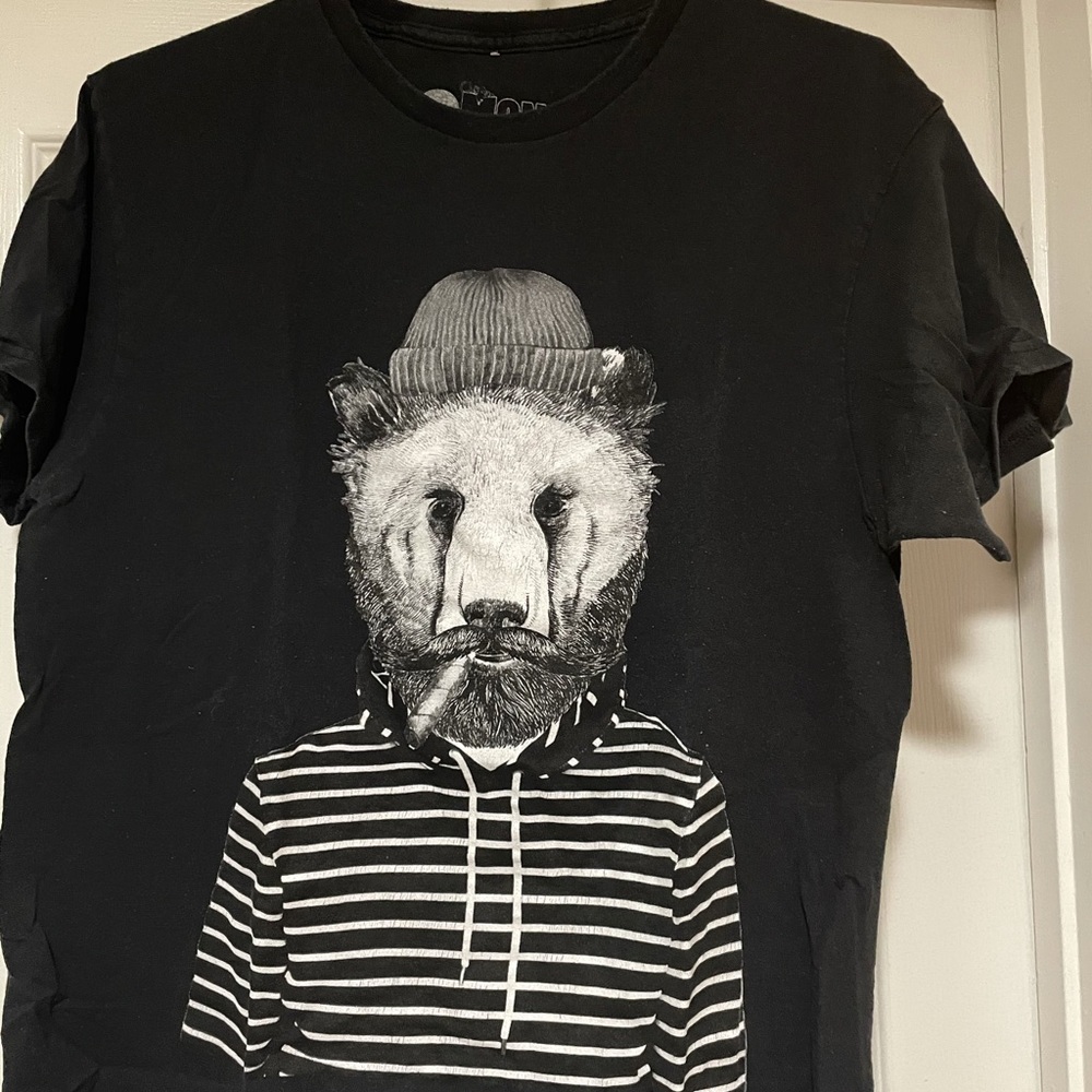 Women’s graphic tee